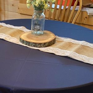 Burlap and lace table runners
